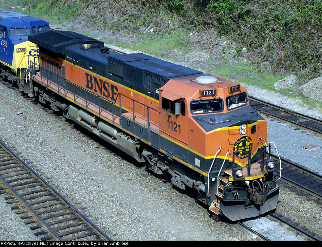 BNSF 1121